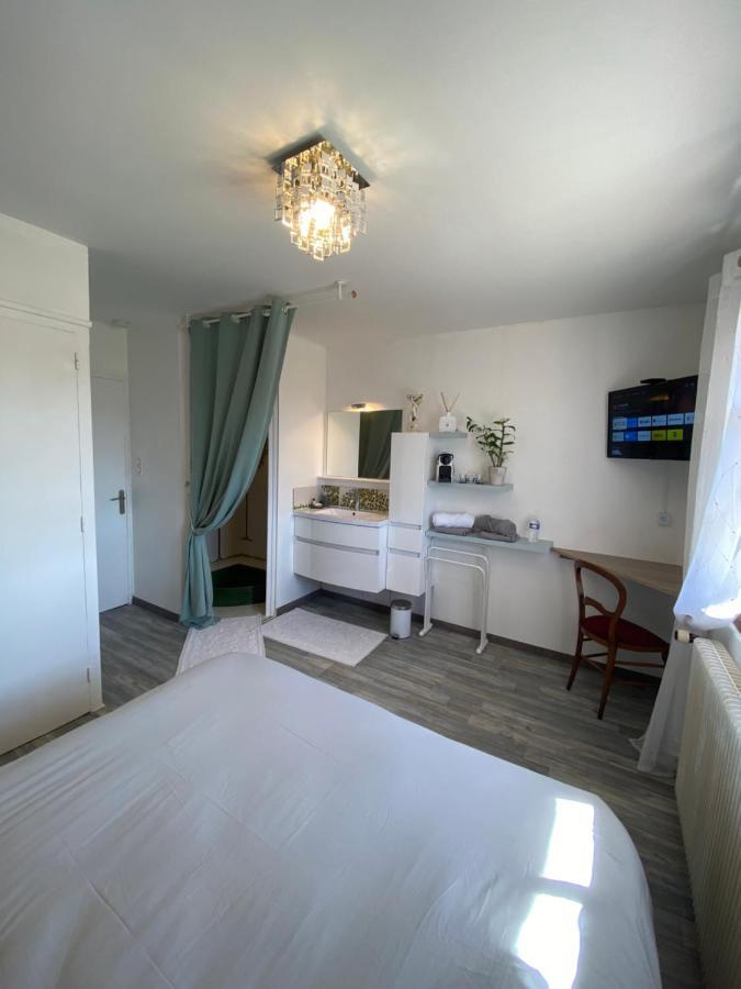 Bed and Breakfast Domaine De La Provencale Saint-Didier-de-la-Tour Экстерьер фото